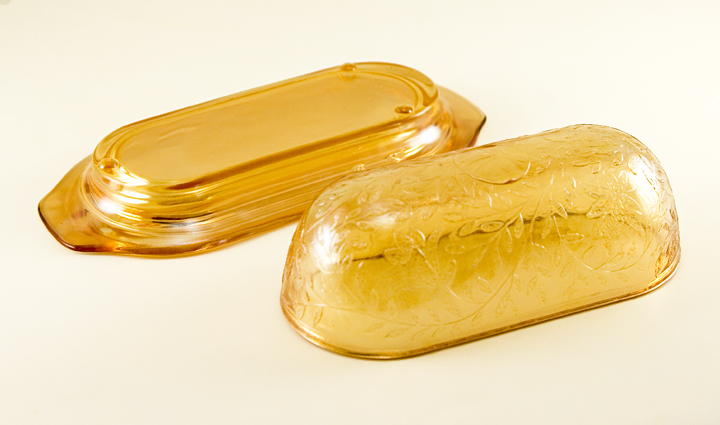 This butter dish has like-new iridescence.