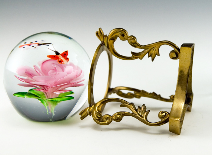 Measures 3.5" wide, 3.5" tall and 11" in diameter.