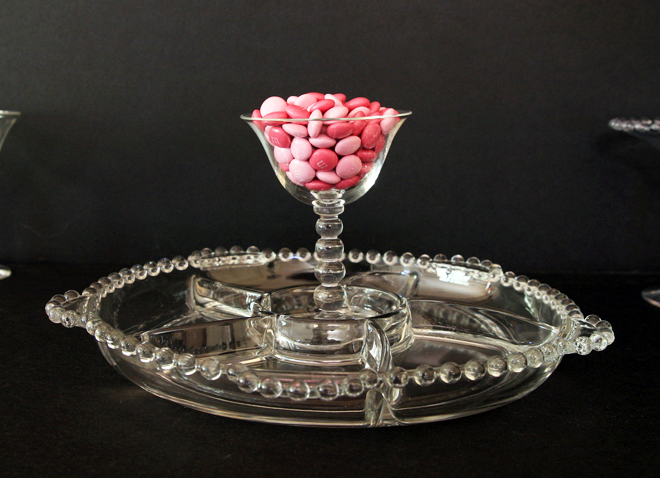 This 10" wide, 1.5" deep, 5 tab handle tray is part of the 3-piece Lazy Susan set.