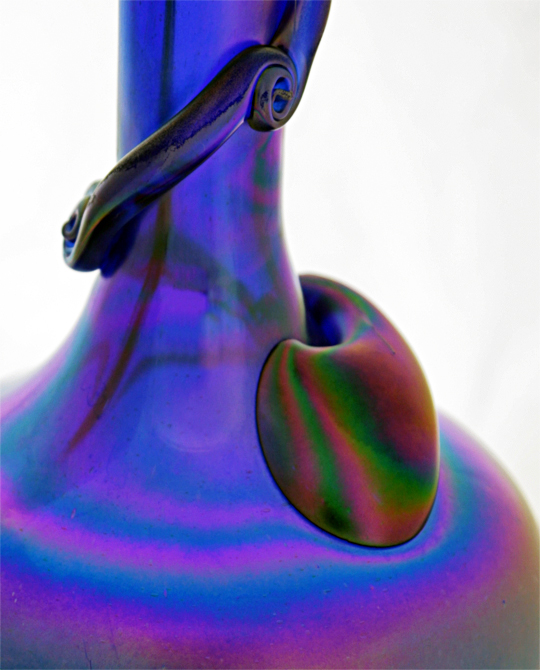 A huge variety of decor and styles are found in antique, vintage and retro glass.