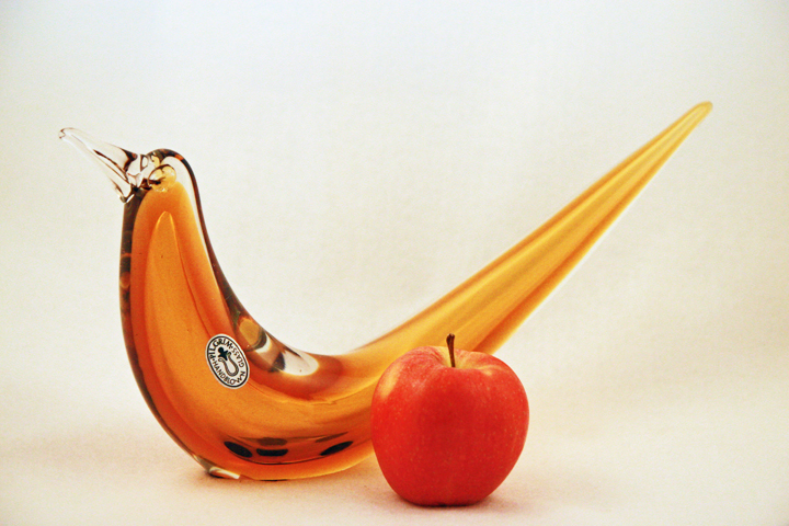 Very large sommerso art glass mid-century modern bird figurine. Made by Pilgrim Art Glass with label still attached.