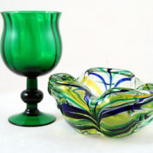 Mid-20th modernist hand-made Italian art glass bowl with Macchia décor.