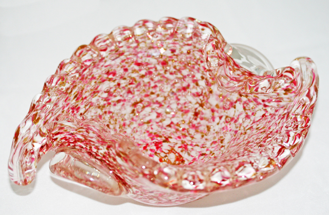 Fantastic vintage Italian Murano glass bowl by famous Italian maker Fratelli Toso.