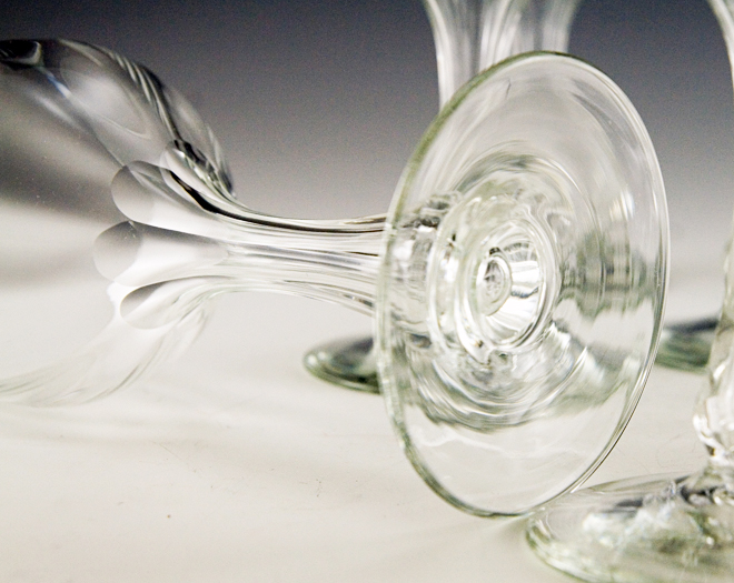 Bowl and foot are 3" wide, also varying slightly in width.