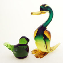 From a Pilgrim line of figural birds called "Venetian Style". Everything Italian/Murano/Venetian was very popular in the mid 20th century and American makers produced the Venetian style to compete and meet the demand.