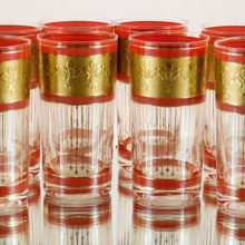 Straight from the flashy bars of mid-century America.