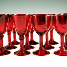 Beautiful blown glass wine glass set perfect for the holidays.