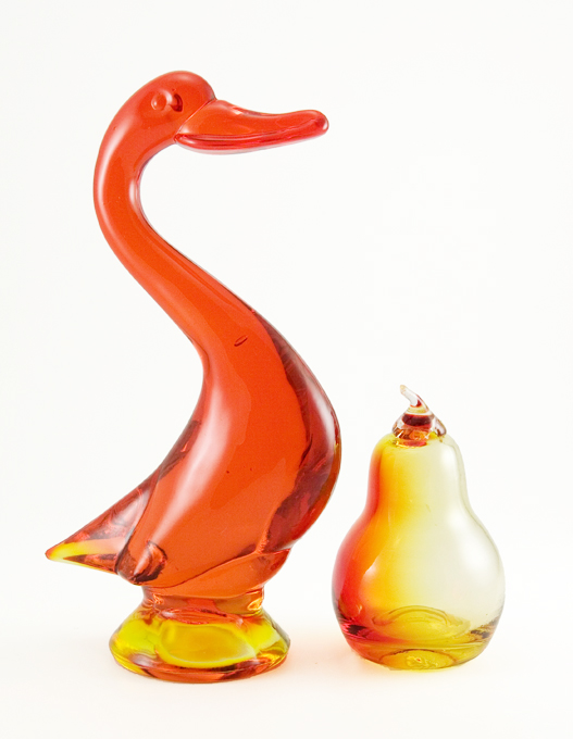 Big Viking Art Glass duck weighs 2 lbs. Viking glass was made by hand, formed by mold, then heated to obtain the gradual blends of yellow and orange.