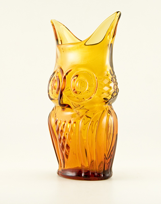 Retro vintage owl vase in amber by Viking Art Glass.