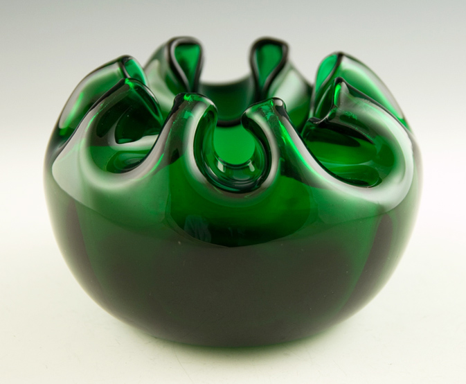 Jewel-like emerald blown glass flower bowl by Blenko Art Glass, circa 1960s.