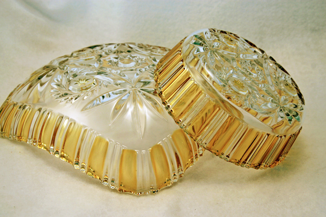 These interesting vintage glass bowls resemble Early American Prescut, but are of a much higher quality than the Depression EAPC glass.