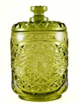 This pattern first appeared in Imperial's glass catalogs around 1912. Often re-issuing its most popular patterns, the jar shown here was made in the 1950's to 1970's. The seat of the jar is embossed with Imperial's 'I' superimposed over a 'G' mark. This mark was used from 1951 to 1972.