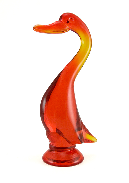 Viking Art Glass duck figurine from the Epic line, catalog #1317. Hand formed of solid glass large duck sculpture in Viking's beautiful, attention grabbing Persimmon color.