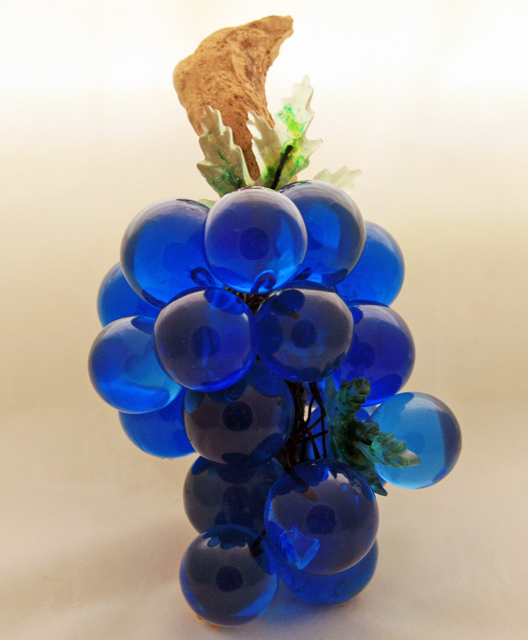 The blue lucite grapes are still shiny and have only a few unnoticeable scratches, very unusual for this fabulous decor item from the late 1950's to the late 1960's.
