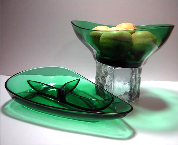This is a wonderful set of eames era table glass.