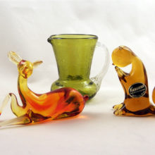 Image shows it with an amber squirrel and a tangerine deer (sold separately) to distinguish color.