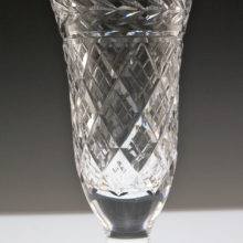This stunning mid-20th century Waterford Glandore 7" footed vase is in excellent, like new condition. It weighs 1.9 lbs. Made in Ireland.