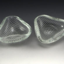 Set of petite Venini art glass bowls with precision embedded pattern of diamond shaped air bubbles.
