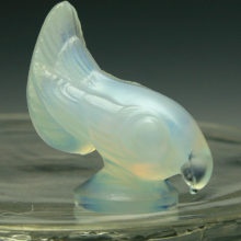 This perfect little vintage Sabino opaline "Small Dove with Head Down" is signed, hand-etched Sabino France. This means it was made in Paris, for export between 1925 and 1935.