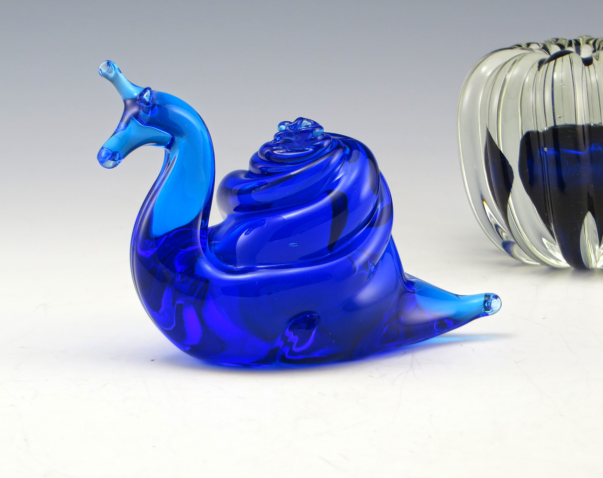 Pilgrim Art Glass Snail Figurine Vintage Handcrafted Retro Art Glass