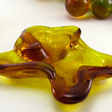 Retro modern Blenko Amoeba dish free-form. Original part no 966, documented from the 1960's.