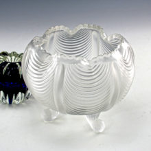 Beautiful Fenton Crystal Velvet rose bowl . Made by Fenton Art glass, USA, circa late 1970s. In perfect condtion.