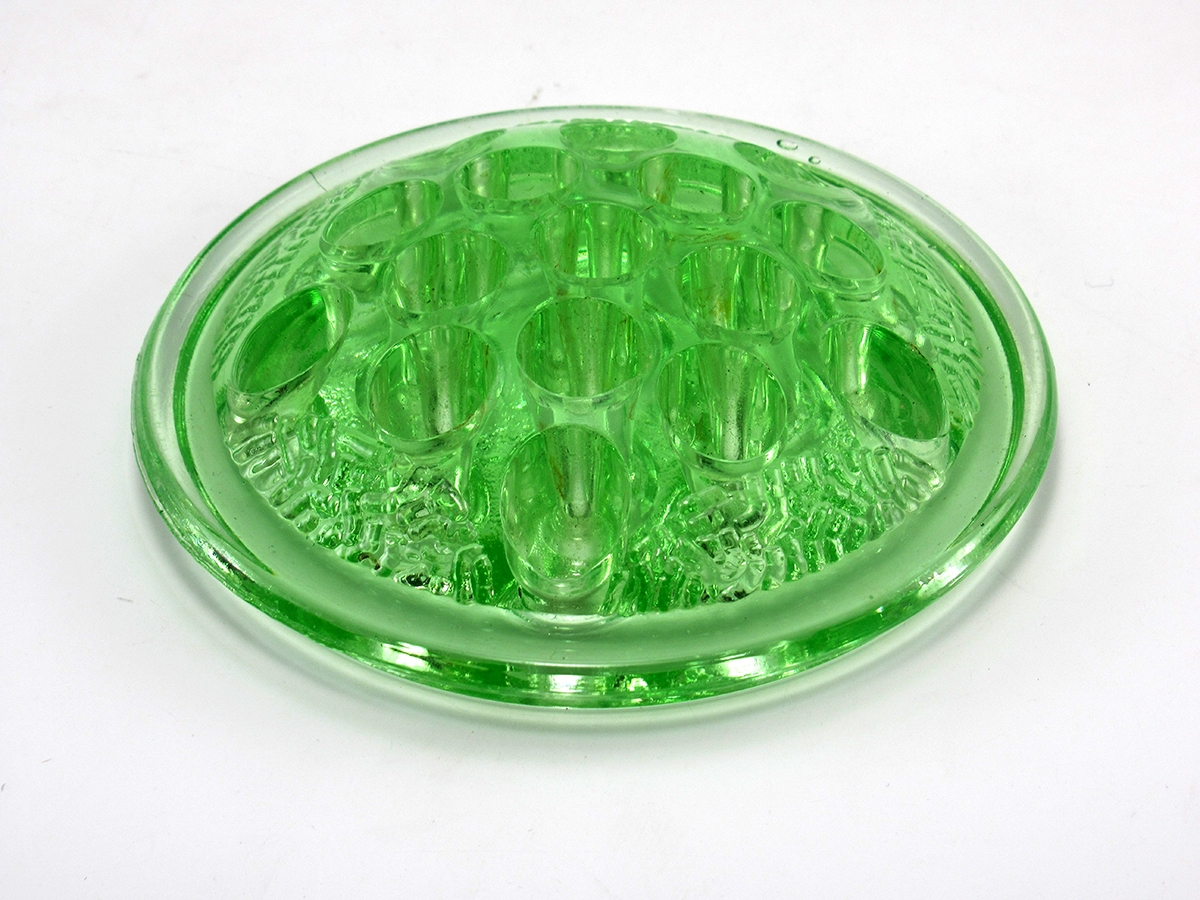 L.E. Smith Uranium Glass Flower Frog Large