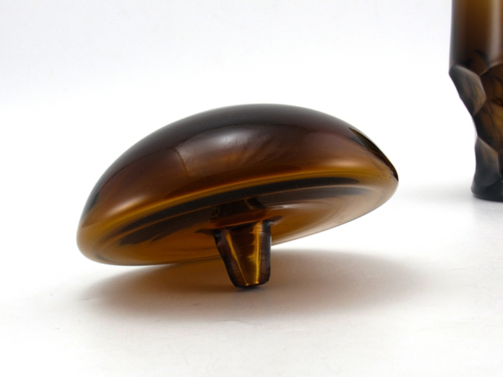Very hard to find mid-century modern glass mushroom stopper. This stopper once adorned a a beautiful handblown cinnamin brown decanter made in 1960 by Blenko Art Glass.