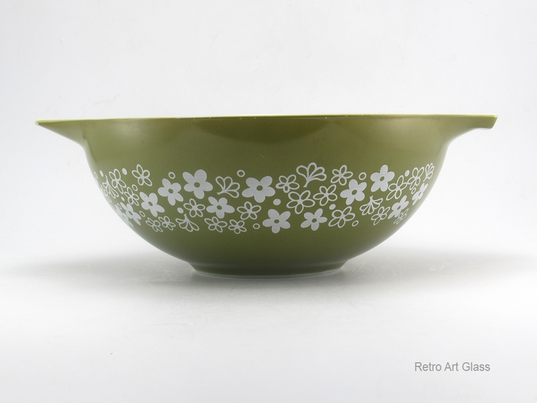 Retro Pyrex Spring Blossom mixing bowl. Also known as Crazy Daisy.