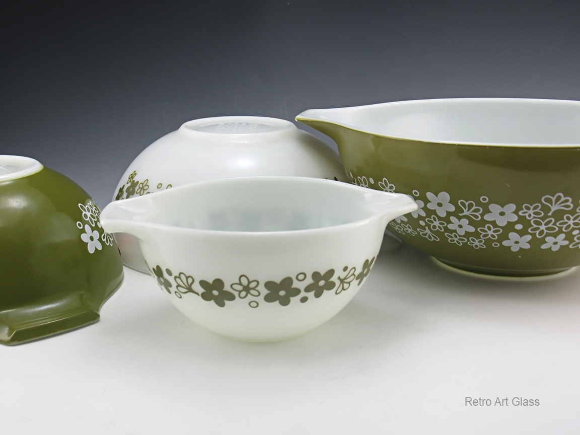 Vintage Pyrex mixing bowls Spring Blossom - Crazy Daisy parts 441, 442, 443, 444.